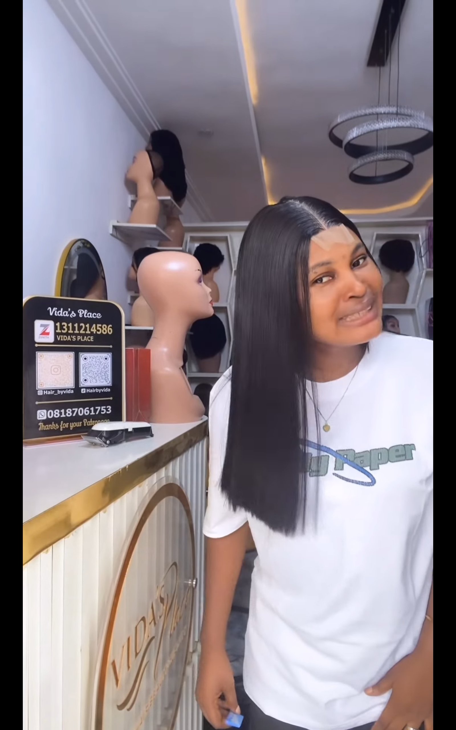 Blunt cut with a 2 by 6 closure plus free gift